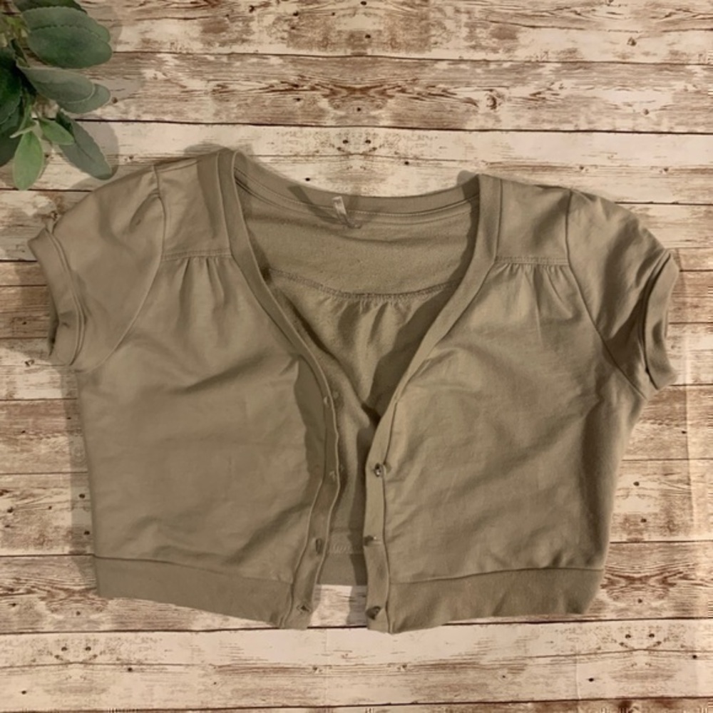 CROP TOP